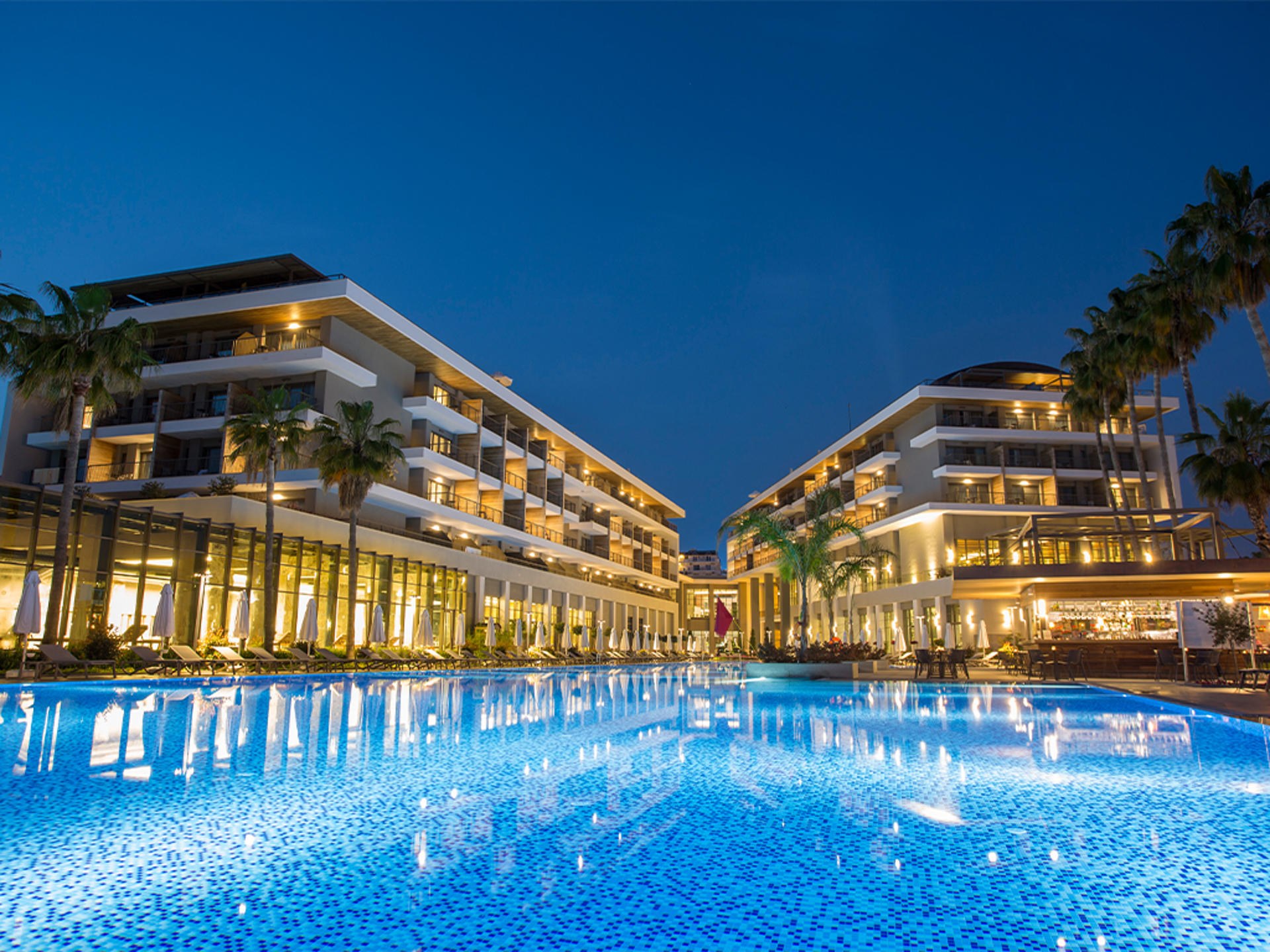 Acanthus Cennet Barut Collection